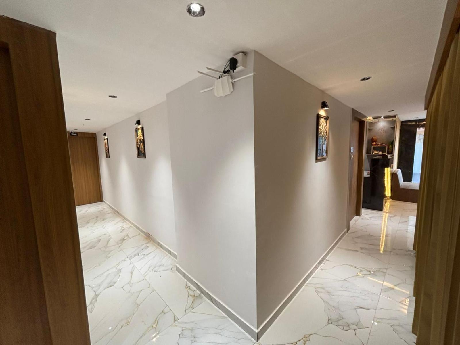 Hotel Phoniex Ahmedabad Exterior foto