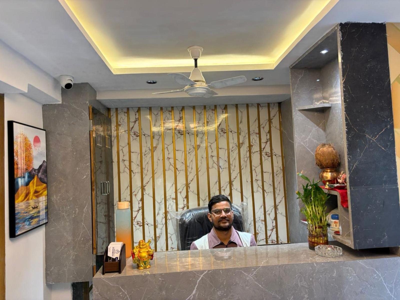 Hotel Phoniex Ahmedabad Exterior foto